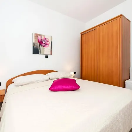 Apartments Lea Rovinj Exterior photo