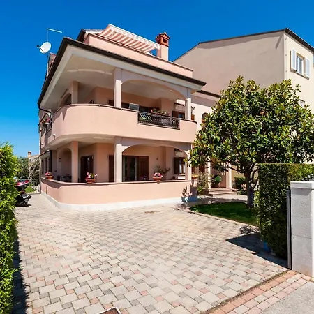 Apartments Lea Rovinj Exterior photo