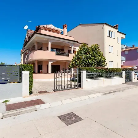 Apartments Lea Rovinj Exterior photo