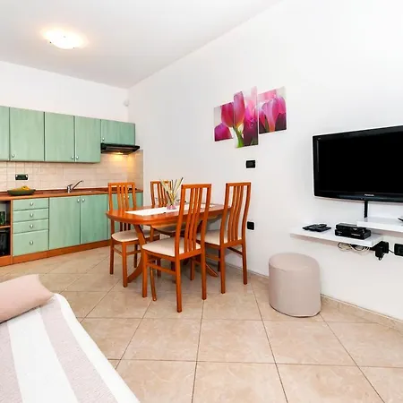Apartments Lea Rovinj Exterior photo