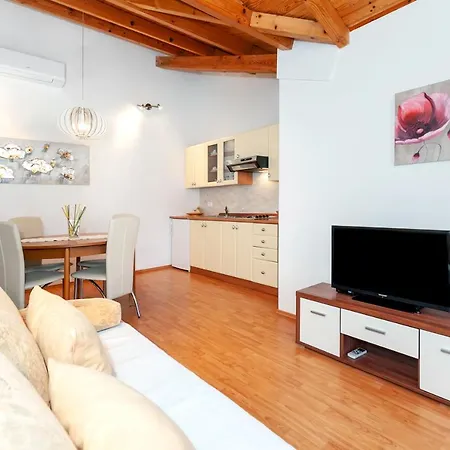 Apartments Lea Rovinj Exterior photo