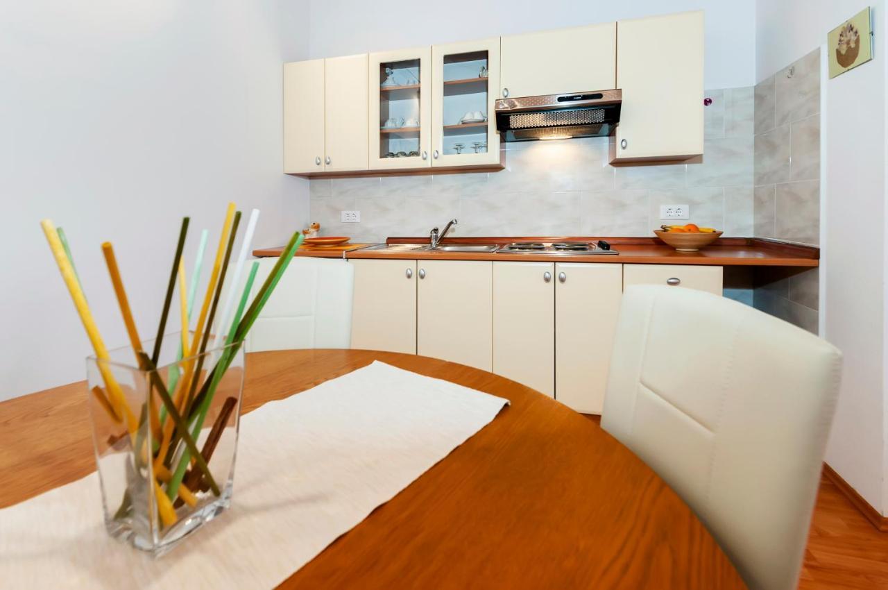 Lea Apartment *